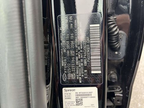 Used 2022 Hyundai Elantra Limited image 24