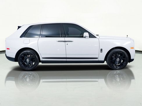 Used 2024 Rolls-Royce Cullinan Black Badge image 6