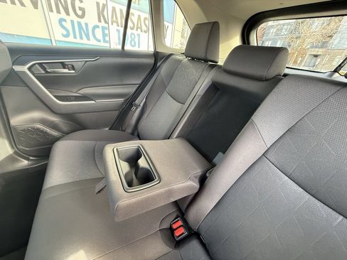 Used 2025 Toyota RAV4 XLE image 30