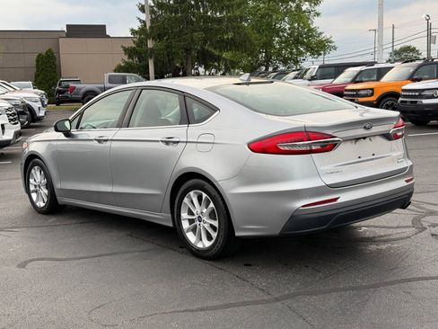 Used 2020 Ford Fusion SE FWD image 6