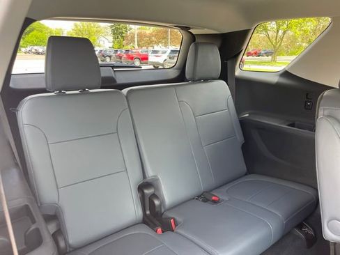 Used 2021 Chevrolet Traverse Premier FWD image 40