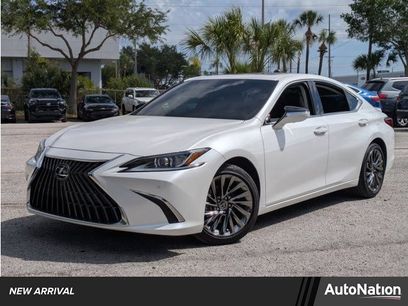 Used 2025 Lexus ES 300h w/ Technology Package