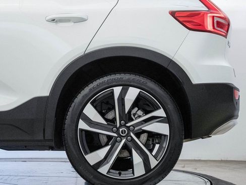 Certified 2025 Volvo XC40 B5 Plus w/ Climate Package image 10