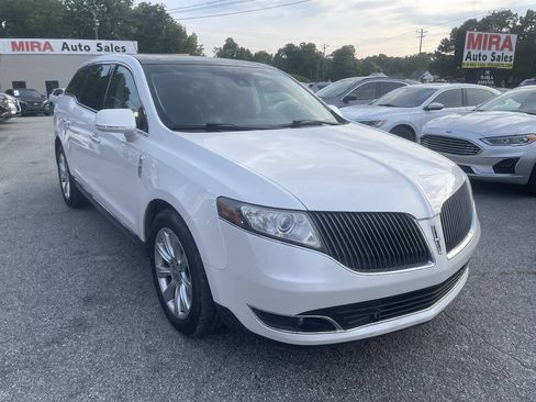 Used 2014 Lincoln MKT AWD w/ Equipment Group 201A image 2