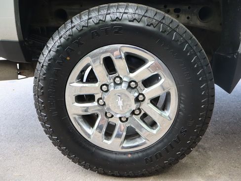 Used 2016 Chevrolet Silverado 2500 LT w/ LT Plus Package AWD/4WD image 42