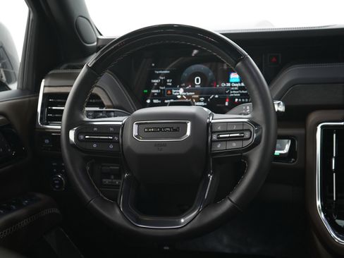 Used 2025 GMC Yukon Denali Ultimate AWD/4WD image 19
