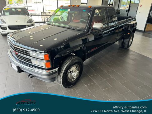 Used 1993 Chevrolet Silverado 3500 4x4 Extended Cab image 1