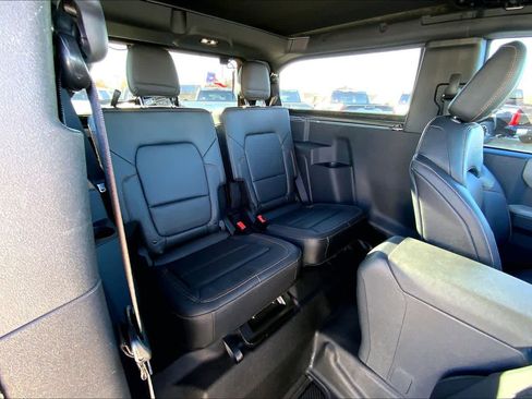 Used 2023 Ford Bronco Badlands image 20