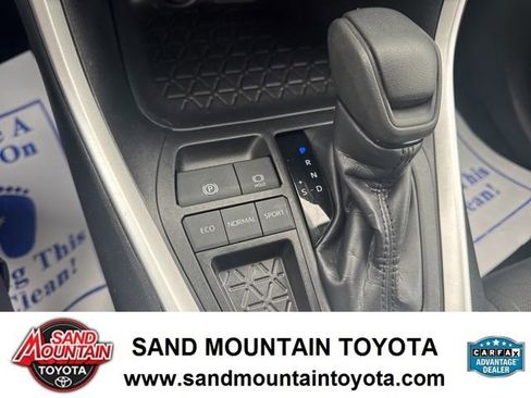 Used 2025 Toyota RAV4 XLE image 20