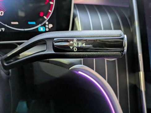 Certified 2025 Mercedes-Benz GLC 300 4MATIC image 12