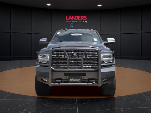 Used 2022 RAM 2500 Laramie AWD/4WD image 4