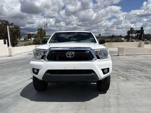 Used 2015 Toyota Tacoma PreRunner w/ SR5 Package image 8