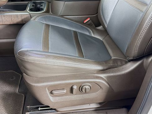 Used 2022 GMC Sierra 3500 Denali image 22