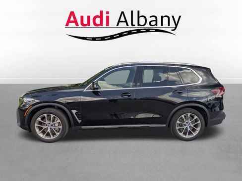 Used 2025 BMW X5 xDrive50e w/ Premium Package AWD/4WD image 2