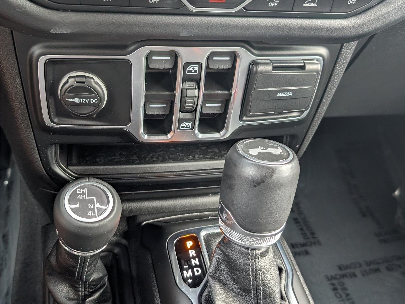 Used 2025 Jeep Wrangler Unlimited Sahara AWD/4WD image 26