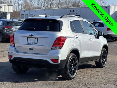 Used 2022 Chevrolet Trax LT w/ Sport Edition image 32