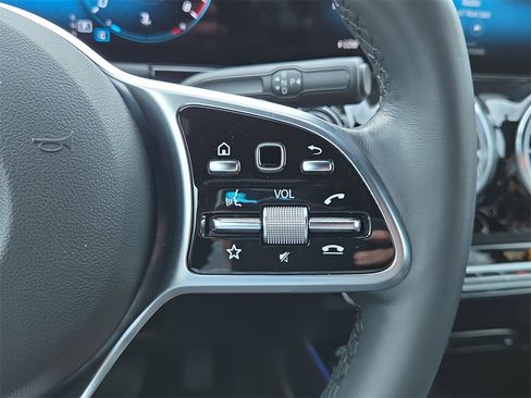 Certified 2023 Mercedes-Benz GLA 250 4MATIC w/ Premium Package image 22