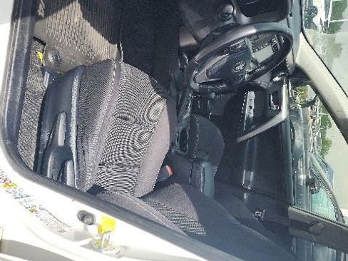 Used 2017 Toyota RAV4 XLE AWD/4WD image 12