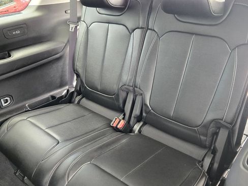 Used 2023 Jeep Grand Cherokee L Limited w/ Black Appearance Package RWD image 12