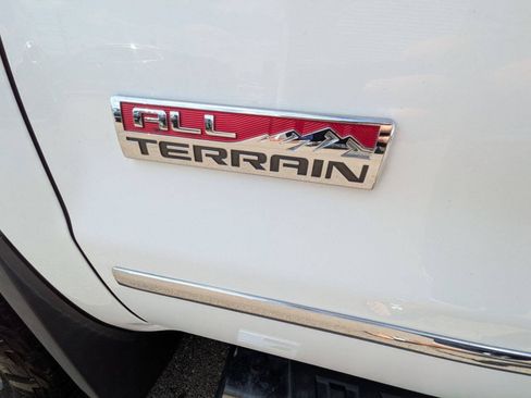 Used 2015 GMC Sierra 1500 SLT w/ All-Terrain Package AWD/4WD image 13