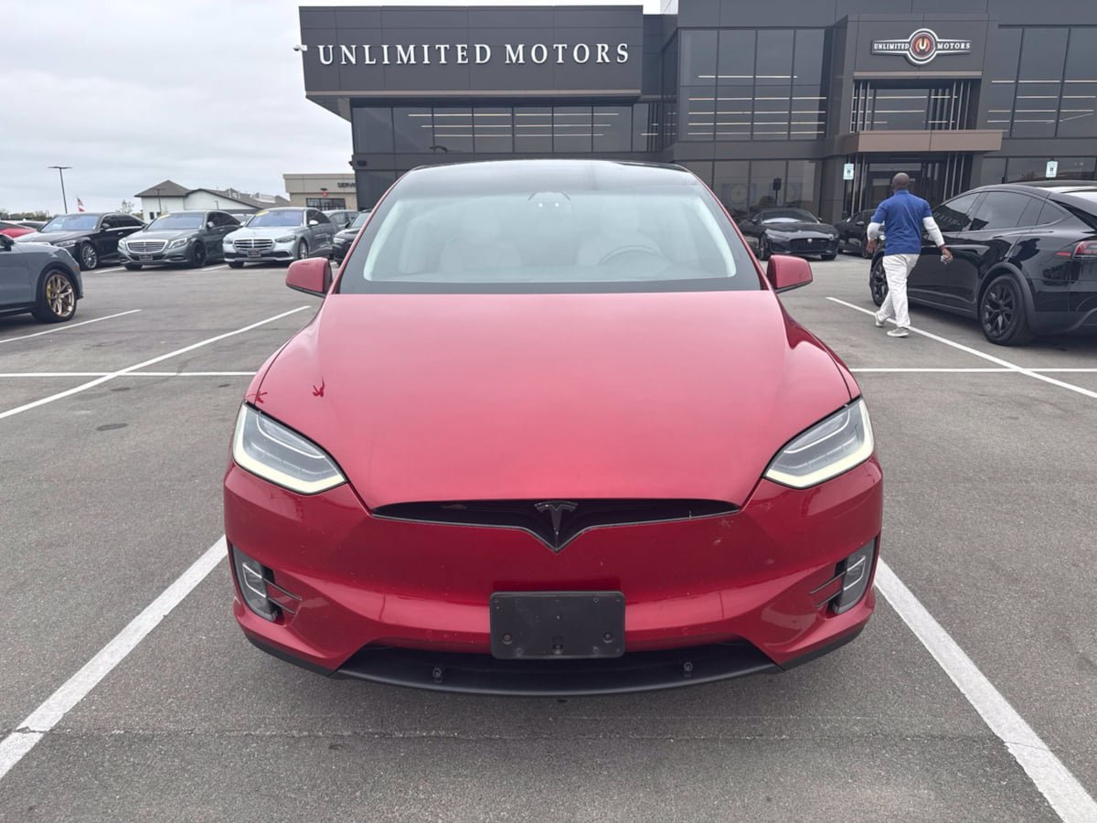 Used 2017 Tesla Model X 75D AWD/4WD image 5