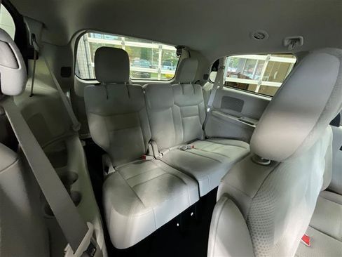 Used 2019 Dodge Grand Caravan SE FWD image 24