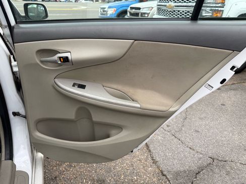 Used 2010 Toyota Corolla Base 4-Speed AT image 18