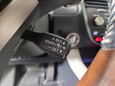 Used 2021 Lexus RX 350L FWD w/ Premium Package image 24