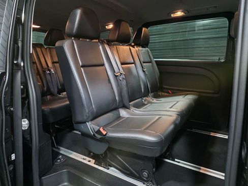 Used 2019 Mercedes-Benz Metris Passenger image 21