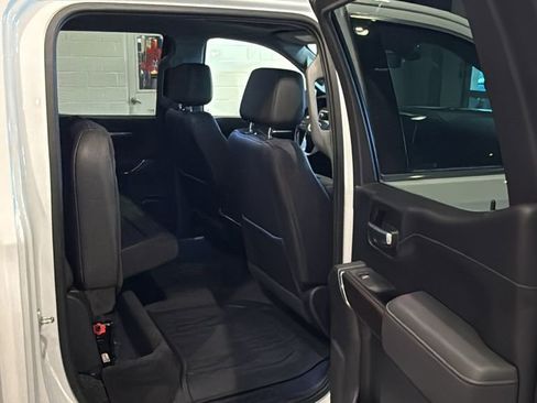 Used 2021 GMC Sierra 1500 SLT w/ SLT Premium Package AWD/4WD image 16