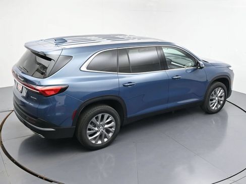 Used 2025 Buick Enclave Preferred AWD/4WD image 5