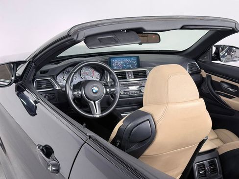Used 2016 BMW M4 Convertible image 28