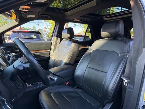 Used 2017 Ford Explorer Limited w/ Equipment Group 301A AWD/4WD image 14