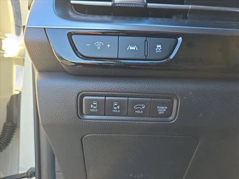 Used 2022 Kia Carnival SX Prestige image 25