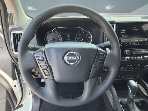 Used 2025 Nissan Frontier SV w/ SV Convenience Package AWD/4WD image 26