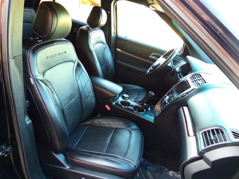 Used 2016 Ford Explorer Platinum image 48