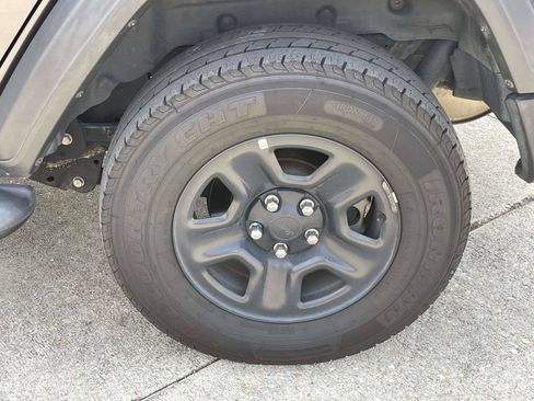 Used 2018 Jeep Wrangler Unlimited Sport AWD/4WD image 9