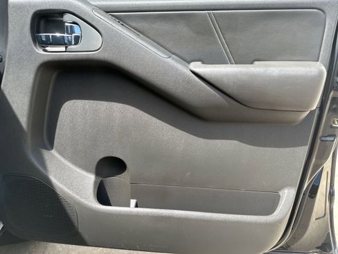 Used 2014 Nissan Frontier PRO-4X w/ Pro-4x Luxury Package image 17