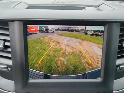 Used 2024 RAM 2500 Tradesman w/ Chrome Appearance Group AWD/4WD image 15