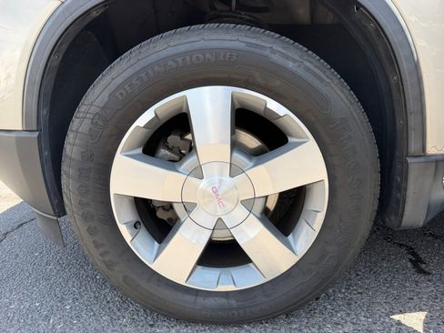 Used 2012 GMC Acadia SLT w/ LPO, 'HIT The Road' Package FWD image 26