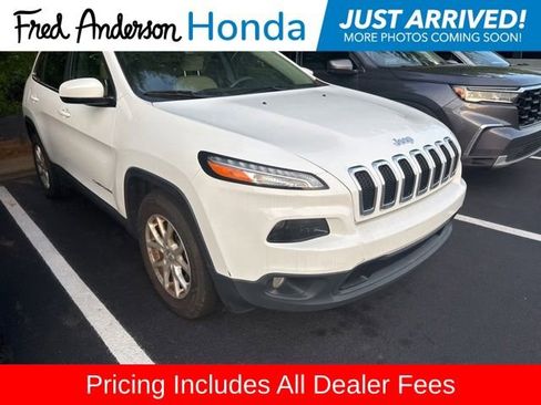 Used 2017 Jeep Cherokee Latitude w/ Safety/Convenience Group FWD image 1