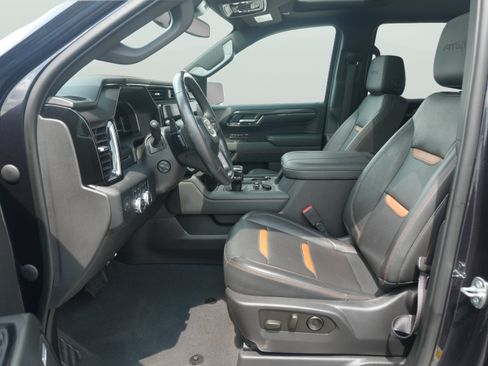 Used 2023 GMC Sierra 1500 AT4 w/ AT4 Premium Package AWD/4WD image 17