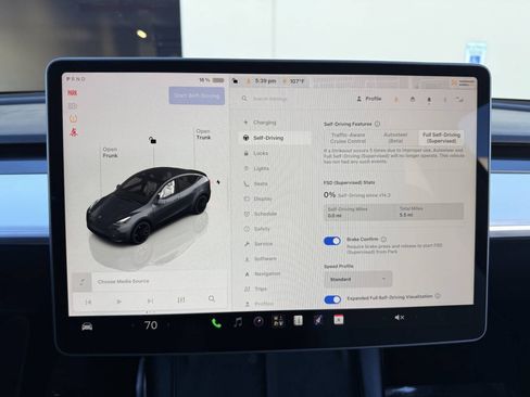 Used 2023 Tesla Model Y Performance AWD/4WD image 14