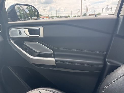 Used 2022 Ford Explorer Limited w/ Limited Technology Package image 25