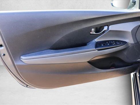 Used 2019 Hyundai Veloster Turbo Ultimate image 12