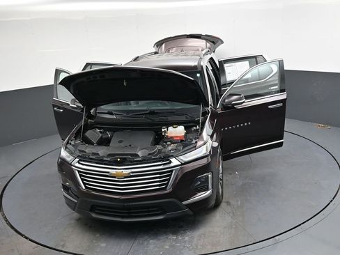 Used 2023 Chevrolet Traverse Premier image 48