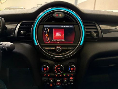 Used 2019 MINI Cooper S w/ Premium Package image 23