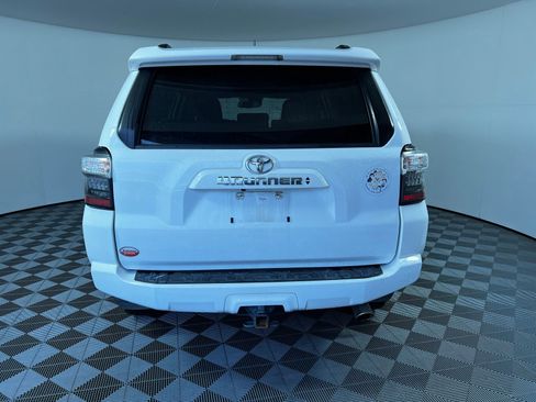 Certified 2020 Toyota 4Runner SR5 Premium AWD/4WD image 6
