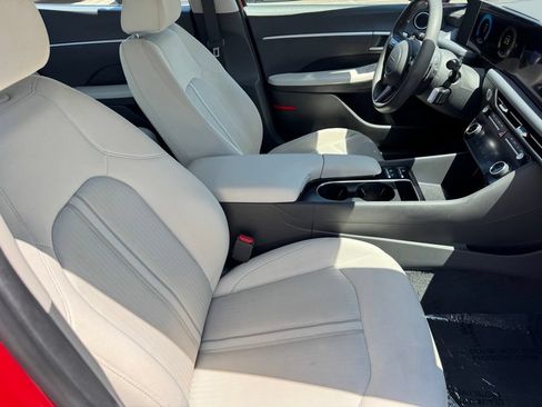 Certified 2025 Hyundai Sonata SEL FWD image 7