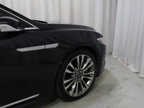 Used 2017 Lincoln Continental Select w/ Climate Package AWD/4WD image 27